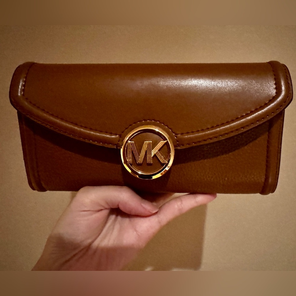 Michael Kors Tan Leather Fulton Flap Wallet - NWT